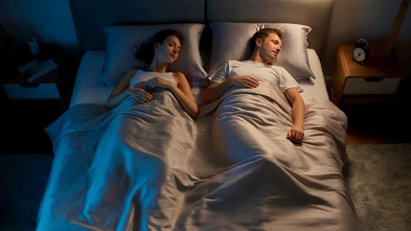 Schläfst du neben deinem Partner? Dieser kaum bekannte Effekt trifft fast jedes Paar